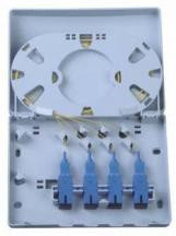 पैच केबल के लिए 4 पोर्ट केबल प्रवेश के साथ FTTH फाइबर ऑप्टिक टर्मिनेशन बॉक्स