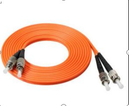 उच्च तापमान स्थिरता और ≤0.3dB सम्मिलन हानि के साथ LSZH/PVC/PU जैकेट सामग्री FC-ST पैच कॉर्ड