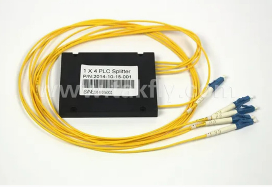 कॉम्पैक्ट Gpon Epon 1X4 SC APC ABS FTTX फाइबर ऑप्टिक पीएलसी स्प्लिटर -40- 85C तापमान सहिष्णुता के साथ