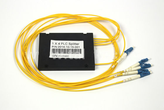 ABS 1 x 4 LC UPC SM फाइबर ऑप्टिक पीएलसी स्प्लिटर G657A1 2.0 मिमी LSZH फाइबर केबल