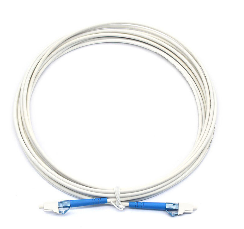 मल्टीमोड मोड प्रकार और सफेद केबल के साथ अनुकूलित रंगीन फाइबर ऑप्टिक केबल पैचकोर्ड