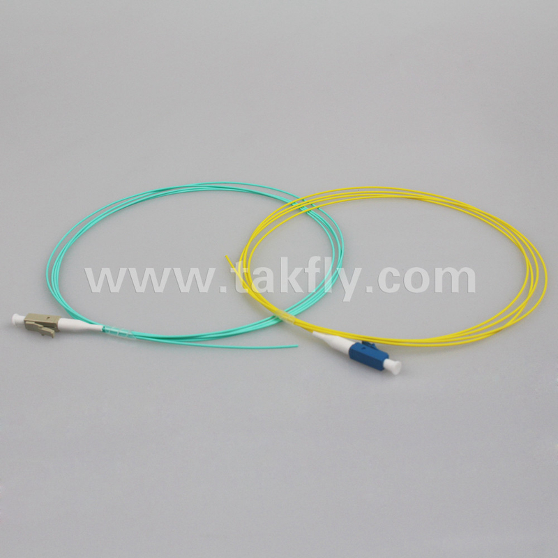 LC UPC 0.9mm OM3 फाइबर ऑप्टिक पिगटेल 1.5M नेटवर्क में सुचारू डेटा ट्रांसमिशन के लिए