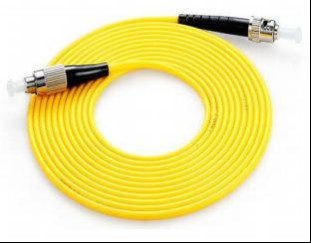 उच्च तापमान स्थिरता और ≤0.3dB सम्मिलन हानि के साथ LSZH/PVC/PU जैकेट सामग्री FC-ST पैच कॉर्ड