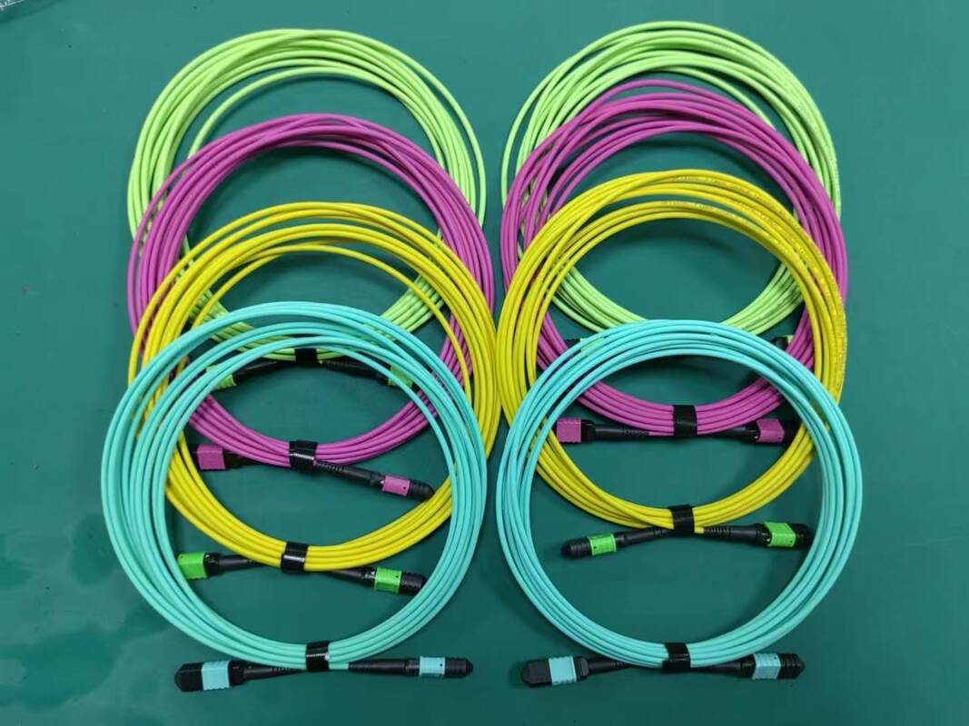 उच्च घनत्व डेटा केंद्र अनुप्रयोगों के लिए MPO MTP बहु-कोर पूर्व-समाप्त फाइबर पैच कॉर्ड